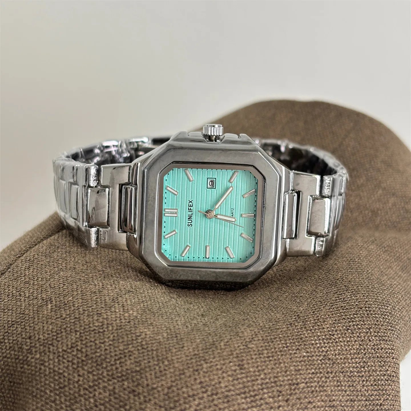 Square-Shaped Heavy Metal Steel Band Wristwatch Fashionable, SimpleVersatile, And Stylish Quartz Watch A Perfect Gift For Women.