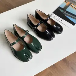 New Arrivals Ninja Tabi Mary Janes Flats Shoes Women 2024 Spring Belt Buckle Split Toe Shoes Trotters Mocasines Female Pumps