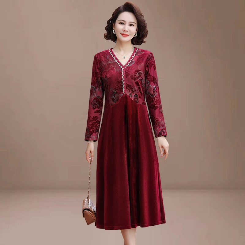 Autumn Elegant Temperament Women's V-neck Dress 2025 Gold Velvet Plus Size Long Sleeved Outdoor Street Dress Designer