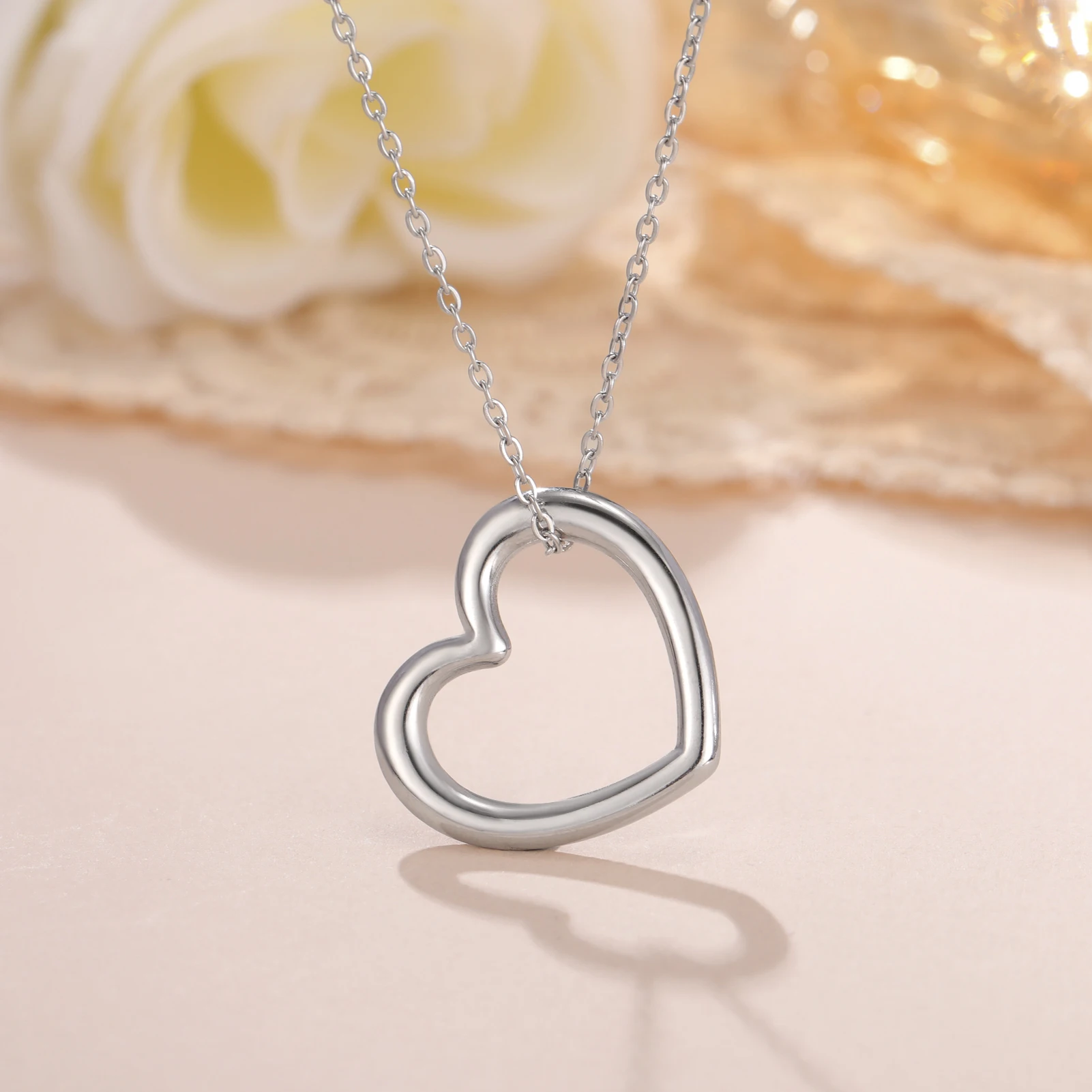 COOLTIME 패션 러브 하트 펜던트 목걸이, 스테인레스 스틸 할로우 러브 목걸이, 기념일 생일 선물