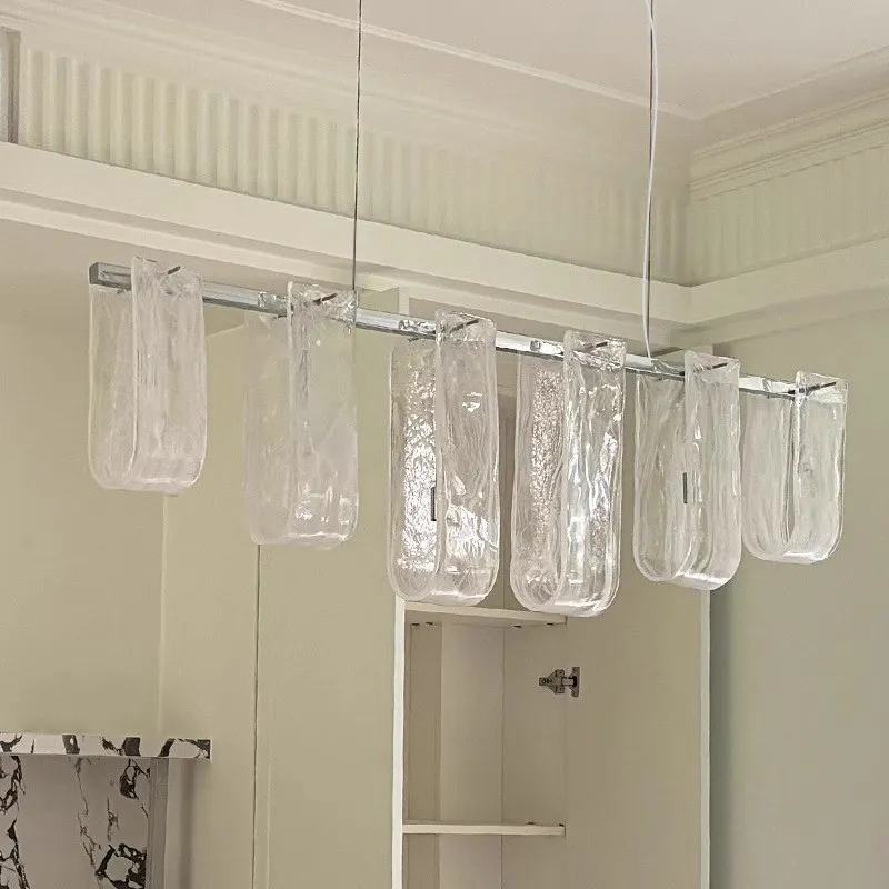 2025 كريم زجاجي فاخر على الطراز الفرنسي رئيسي لتناول الطعام والمعيشة الحديثة وتصاميم الدرج والتركيب المعلق