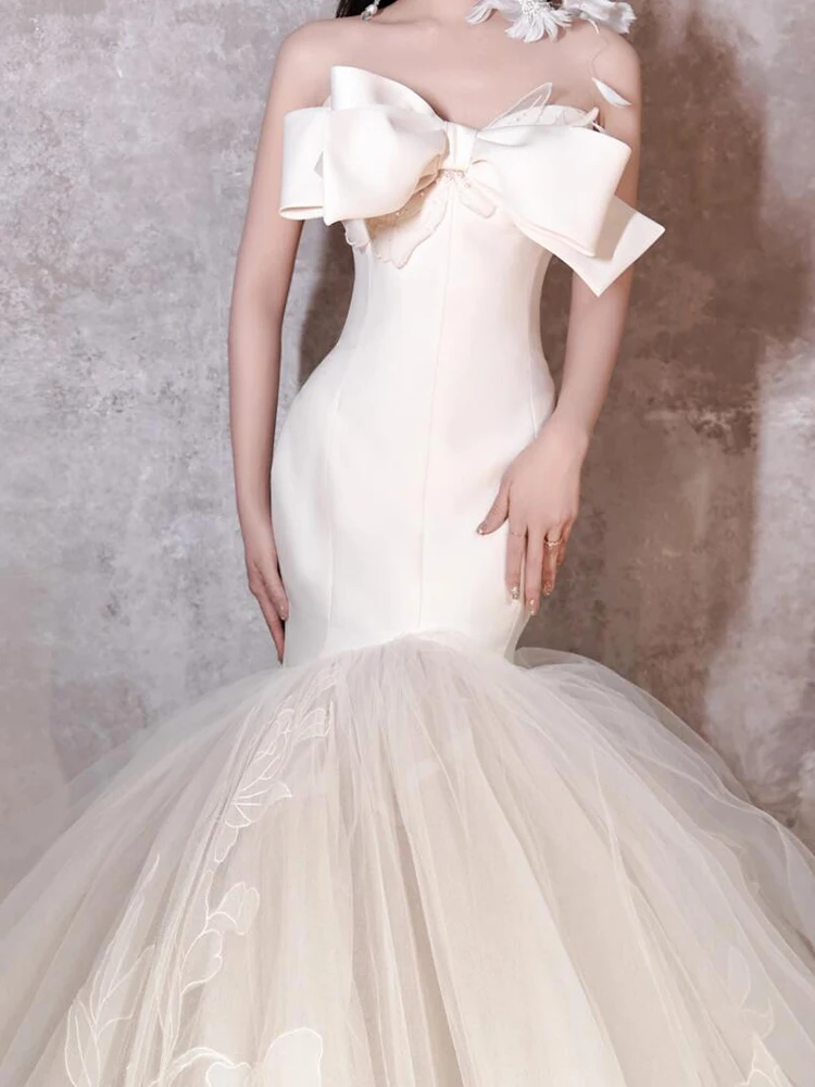 ホワイトマーメイドウェディングドレス恋人ストラップレスレースブライダルドレスコルセット高級コルセットバックカスタマイズされたフォーマルオケージョンドレス