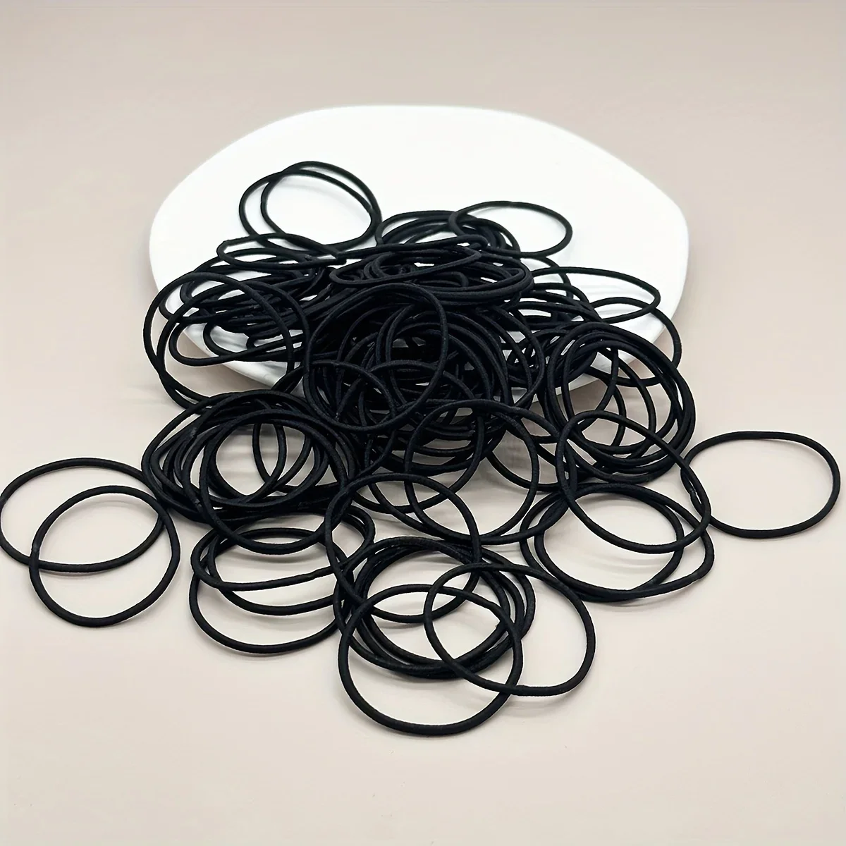 Schwarze elastische Haargummis für Damen und Mädchen, einfarbige Haarbänder, einfache und langlebige Haaraccessoires für Mädchen. – Detail 6