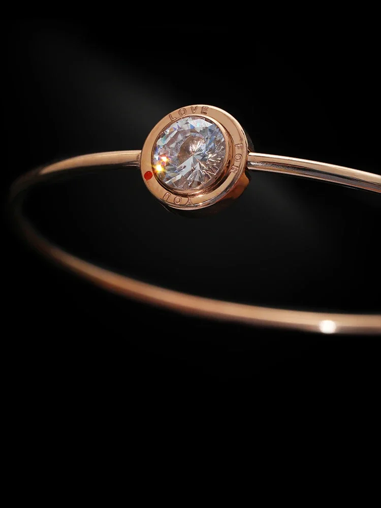 Ring single diamond bracelet women's tide niche design sense rose gold plated 2023 new light luxury zircon versatile bracelet