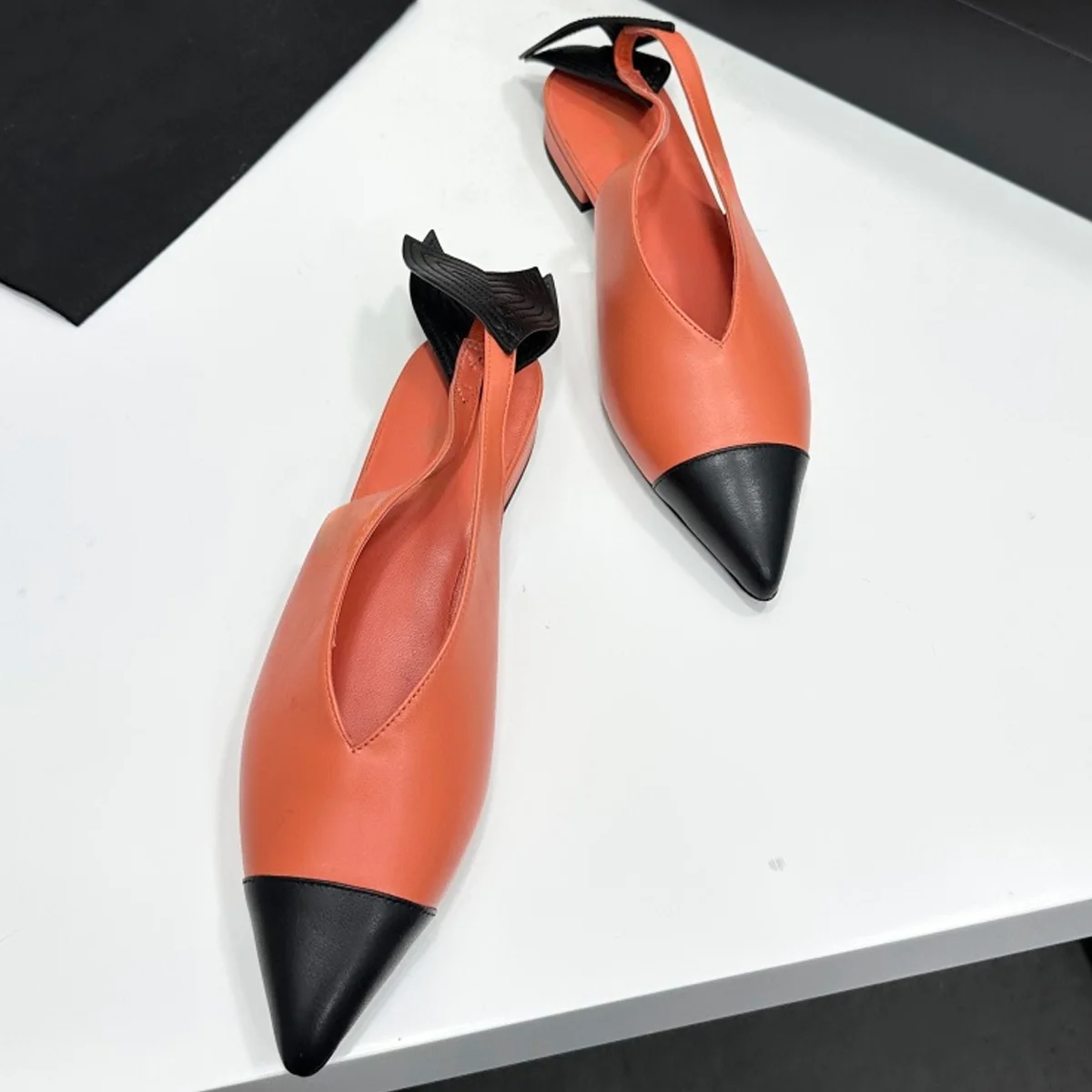 2026 Women's Two-Tone Cap-Toe Wing Back Pointed Toe Slingback Flat Mules, Retro Daily Date Evening Party Shoes YYT26060172 view 5