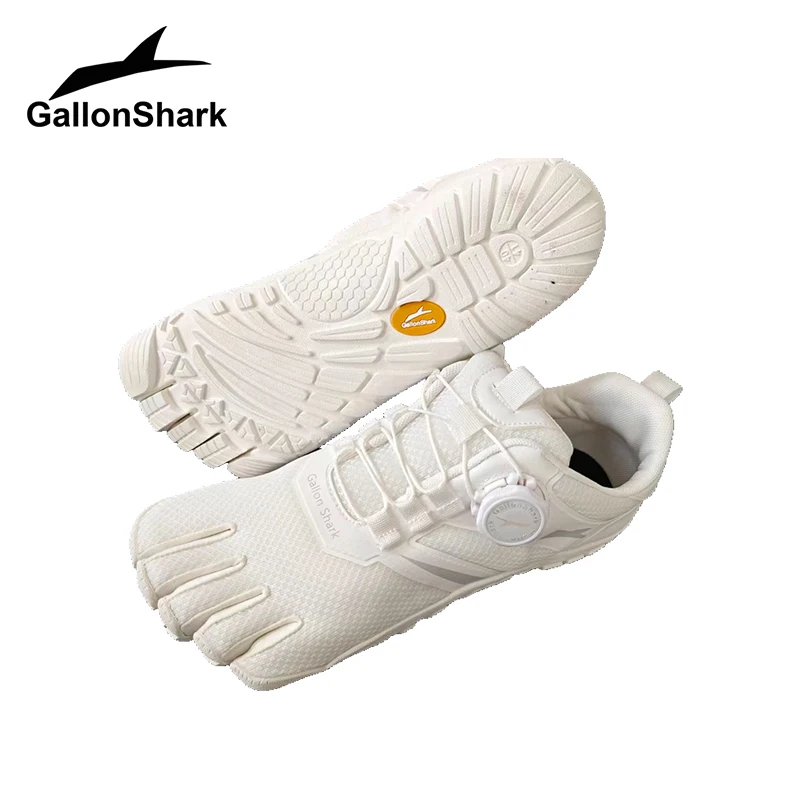 

Кроссовки с пятью отдельными пальцами GallonShark Barefoot | Нескользящие аквашузы для мужчин и женщин | Идеально подходит для пляжа, прогулок, занятий йогой и активного отдыха на природе.