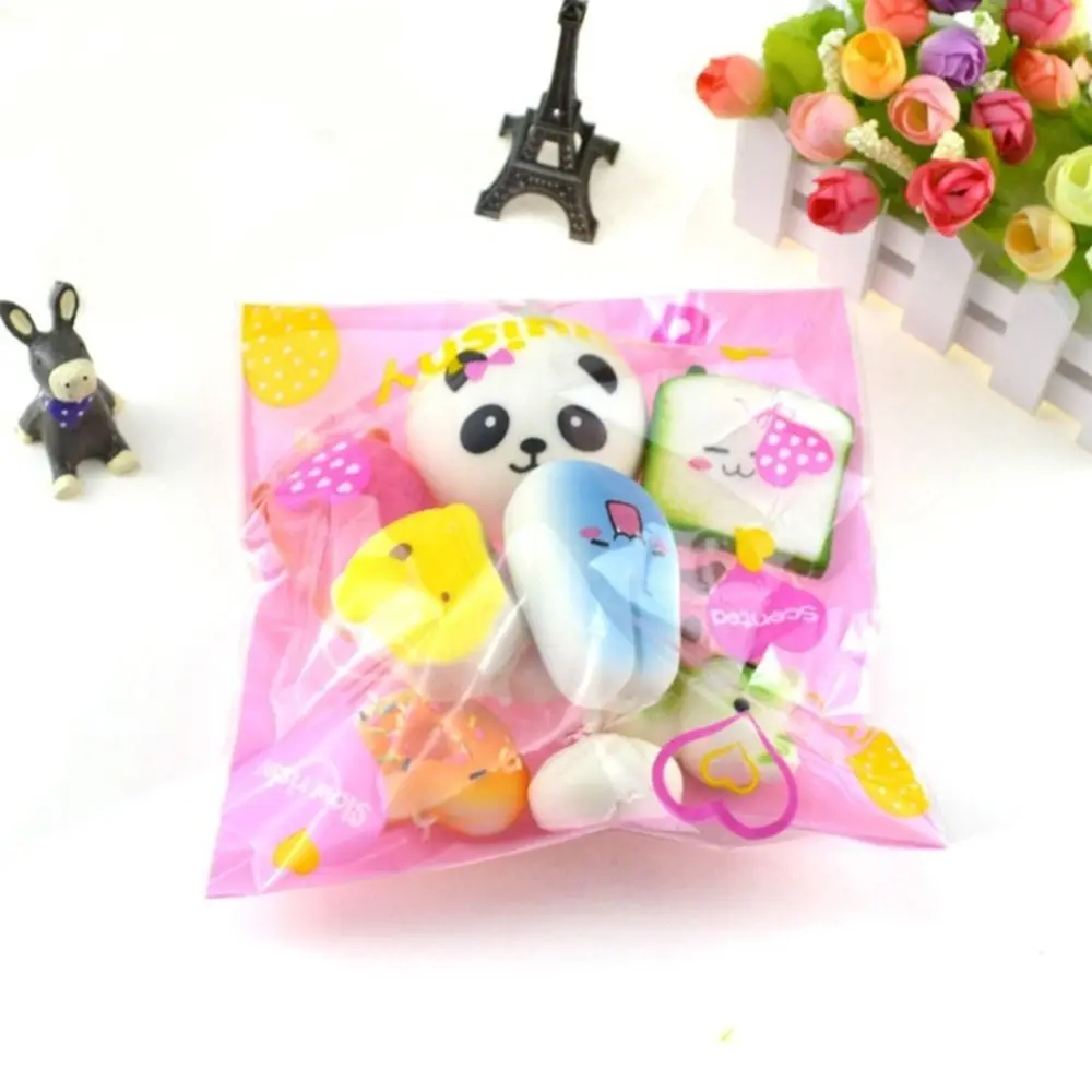 Simulé pain sangle de téléphone portable Squish jouet porte-clés mignon banane Toast pain doux jouets Mini taille Kawaii presser gâteau enfants jouet