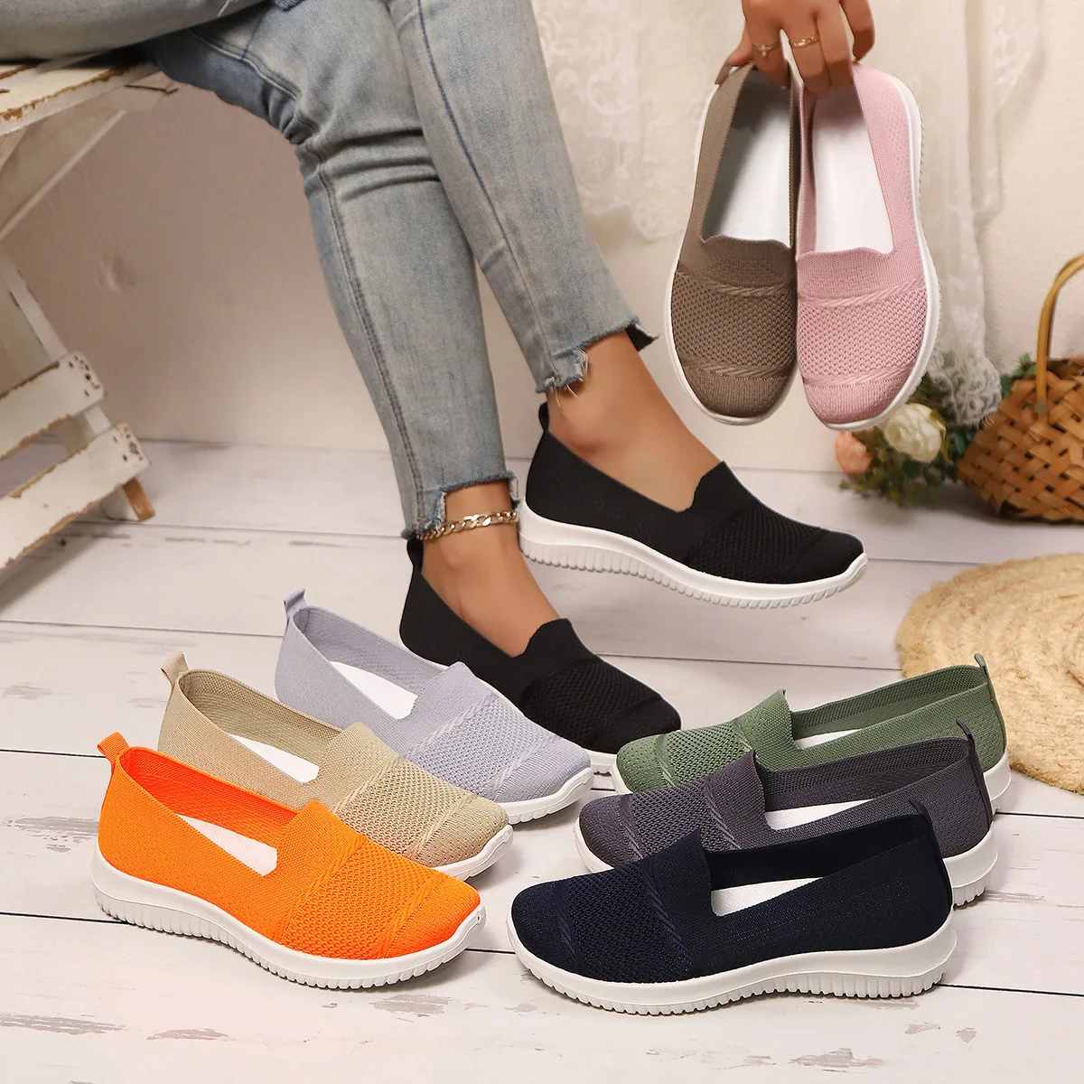 women's-one-pedal-mother-shoes-soft-sole-large-size-single-soft-sole-comfortable-old-beijing-cloth-shoes-women