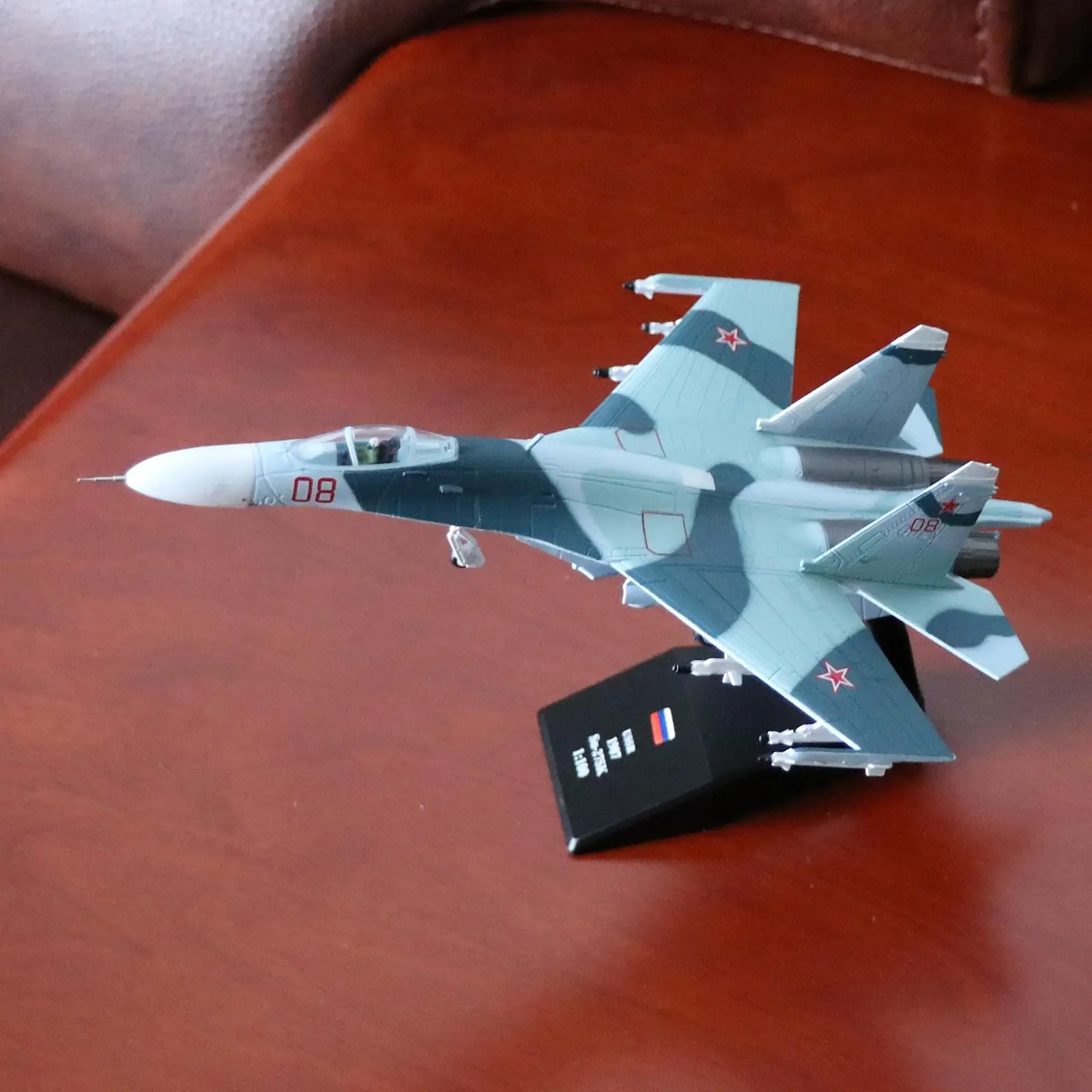 1: 100 Scale the former Soviet Union Russian Military Aircraft Metal Die-Cast Model Sukhoi Su-27 Plane Heavy Fighter Toy