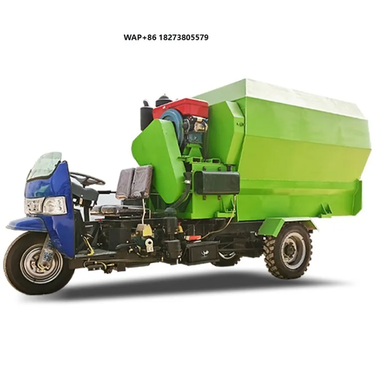 Silage Crushing Mixing Integrated Spreader/Farm Manure Spreading Machine /Three Wheel Feed Spread Fertilizer Truck