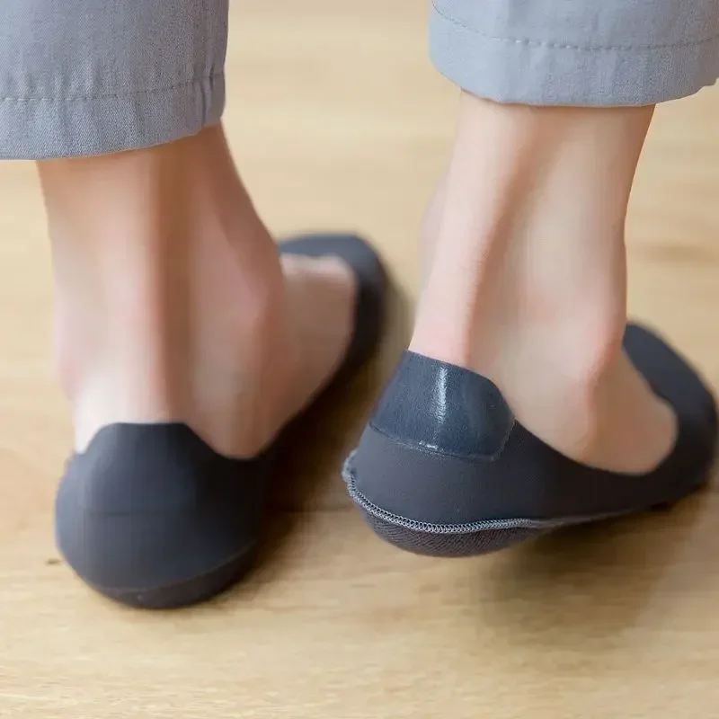 새로운 캐주얼 통기성 보트 양말 남성 남성 여름 보이지 않는 로우 컷 발목 양말 고품질 실리콘 미끄럼 방지 쇼 없음 짧은