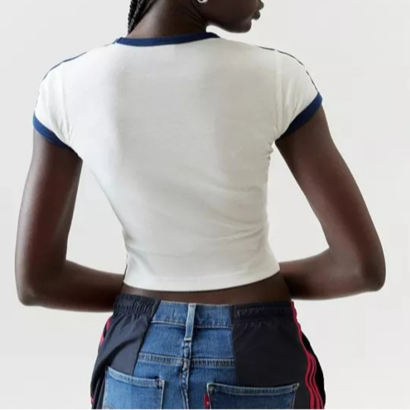 NOVEDAD DE VERANO 20225, camiseta con estampado de calle americana de estilo corto para chica picante, camiseta adelgazante con contraste de Color personalizado, ropa para mujer