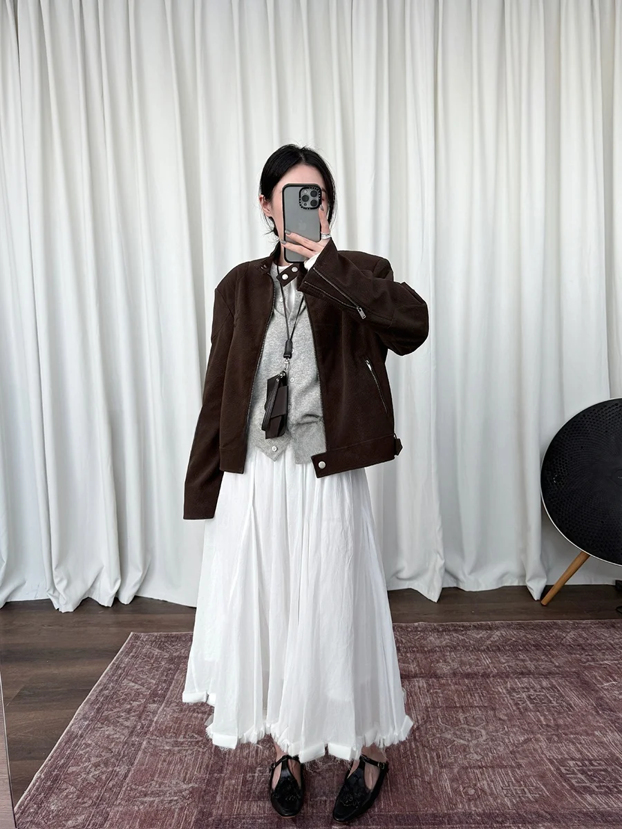 Jaqueta Feminina de Couro Sintético com Zíper e Gola Alta, Textura Choco Brownie, Design Brownie, Estilo Meia-Idade