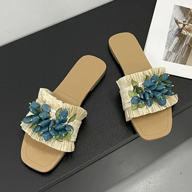 

Модные шлепанцы на плоской подошве, новые летние модные брендовые сандалии с открытым носком, женские удобные повседневные пляжные туфли с бусинами, женская обувь