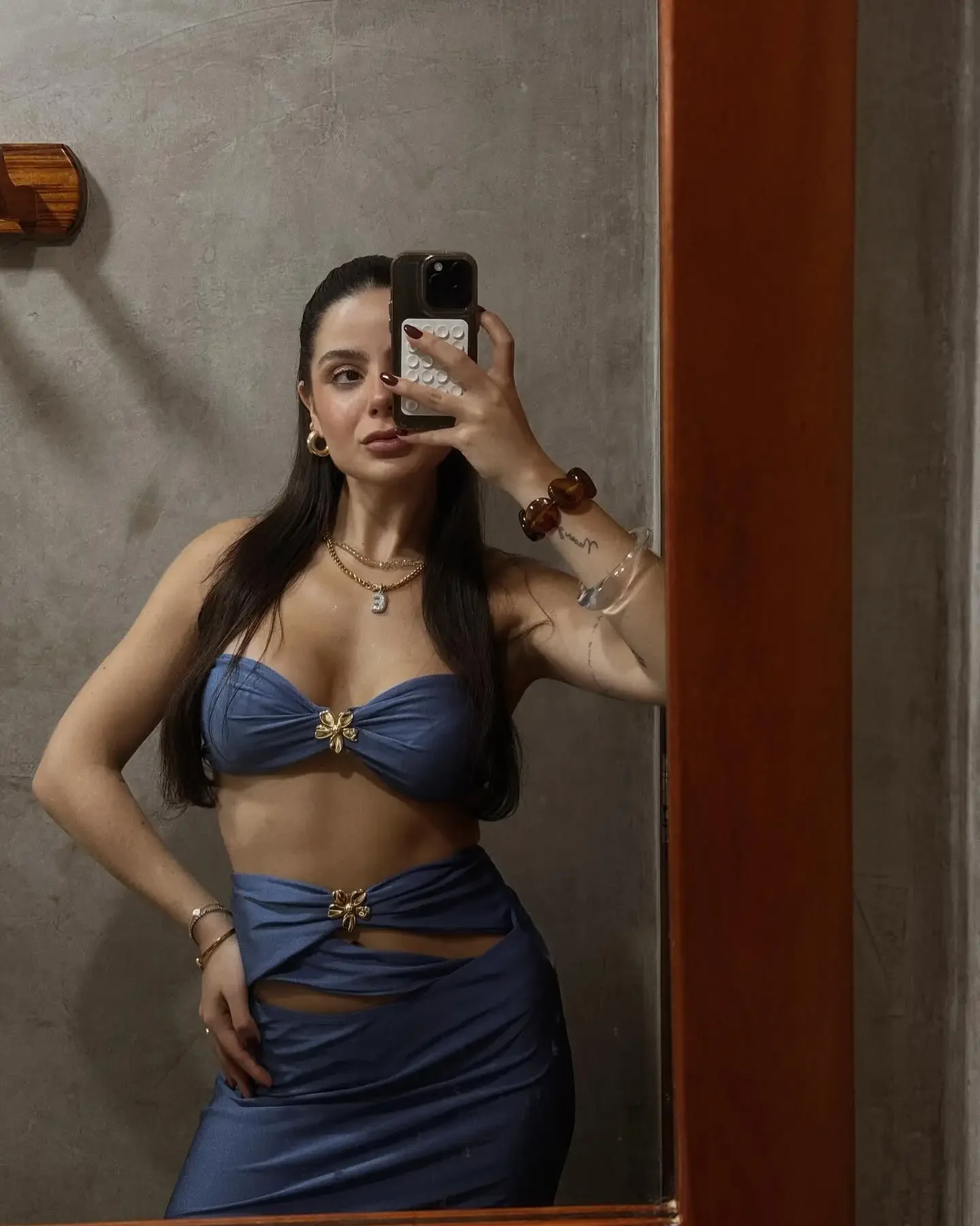 2025 Nuovo costume da bagno da donna Set bikini blu sexy con gonna a vita alta Perfetto per le feste estive in piscina durante le vacanze successive