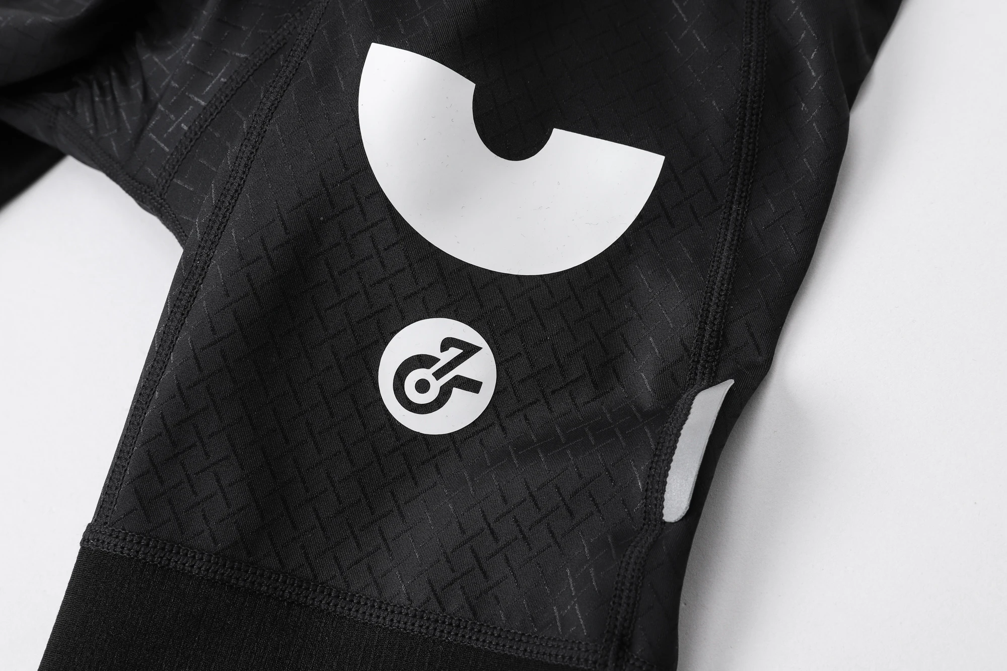 YKYWBIKE Damen Pro Team Radsport-Set Frühling Sommer SPF50+ Trikot 6H Ausdauer Gepolsterte Trägerhose Rennrad MTB Radsport-Outfit – Detail 24