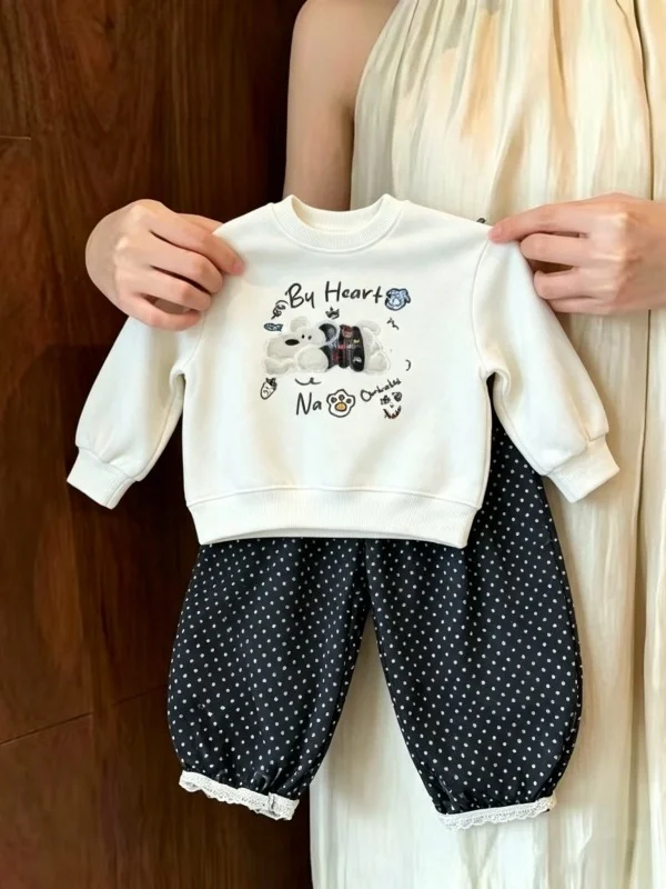 Conjunto de Dos Piezas para Niñas: Sudadera Casual con Estampado de Perro de Dibujos Animados y Pantalones de Lunares, Uniforme Escolar Moderno y Lindo