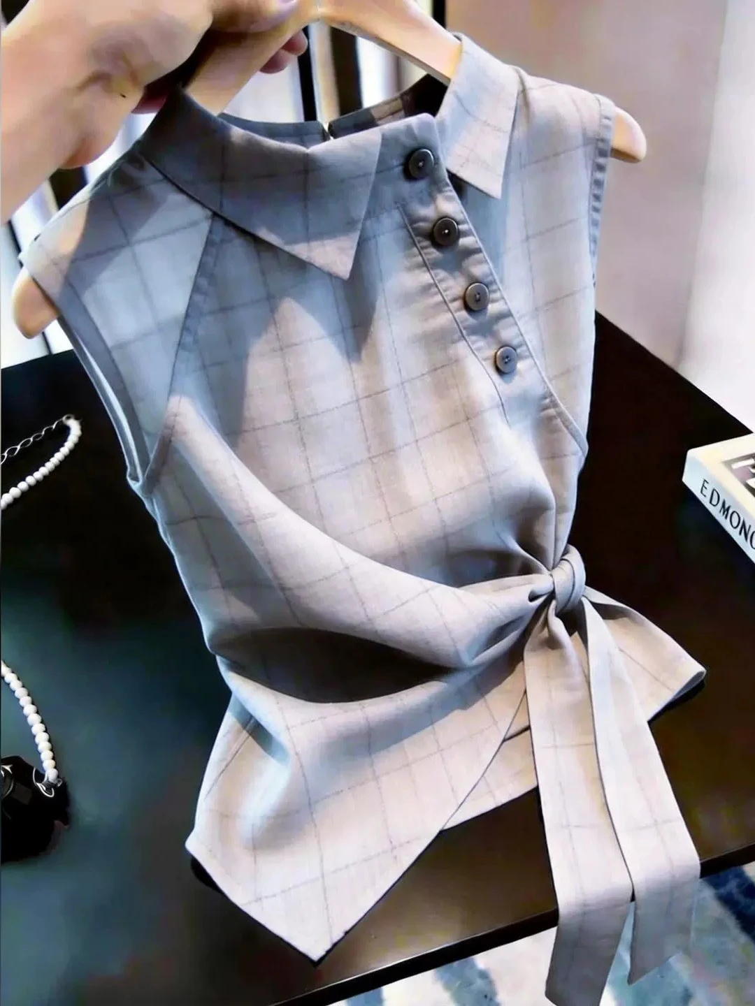 

Korean Style Elegant Plaid Sleeveless Top Collared Vest Design Summer Fashionable Age-Reversing Women's Shirt Commute Style
