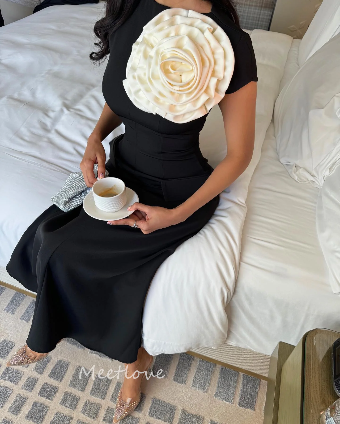 Meetlove Maßgeschneiderte Meerjungfrau-Abschlussballkleider, handgefertigte Blumen, knöchellang, Party-Abendkleider, Reißverschluss hinten, Saudi-Arabien Robe Des