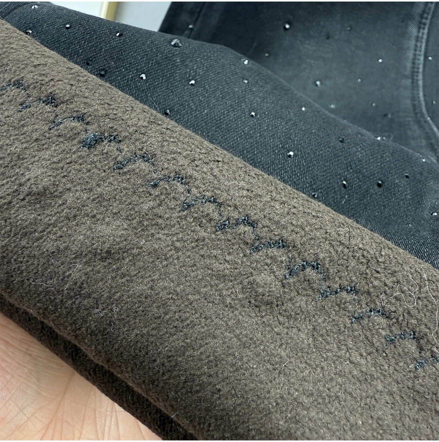 Fleece-Lined Jeans for Women, Long Pants, 2025 Winter New Warm High-Waisted Skinny European Style Rhinestone Frayed Flared Pants