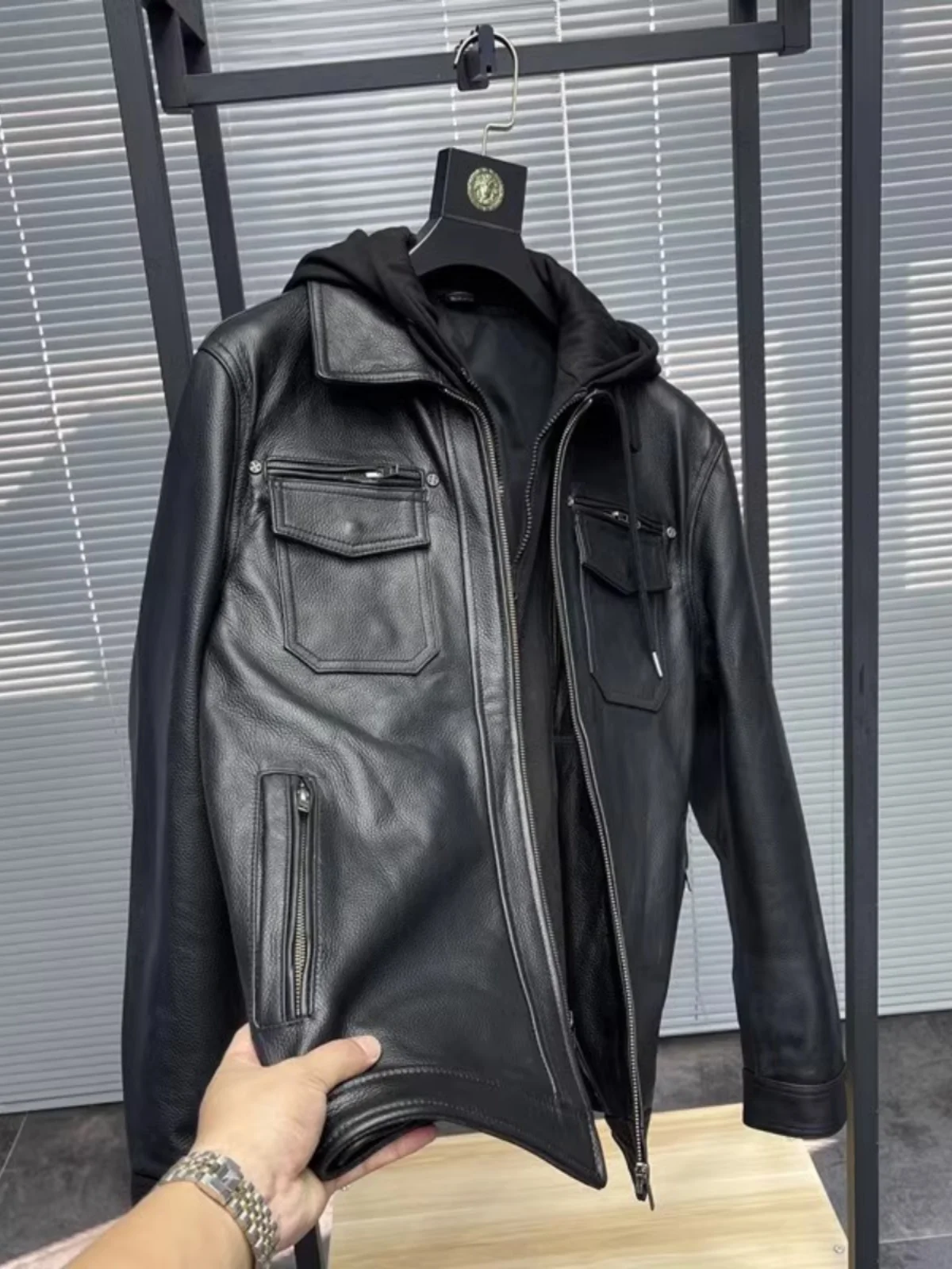 

Fall Winter Men's Faux Leather Jaet Hooded Zipper Closure Slim Fit Casual Faionable Detachable Hood Real Leather Coat