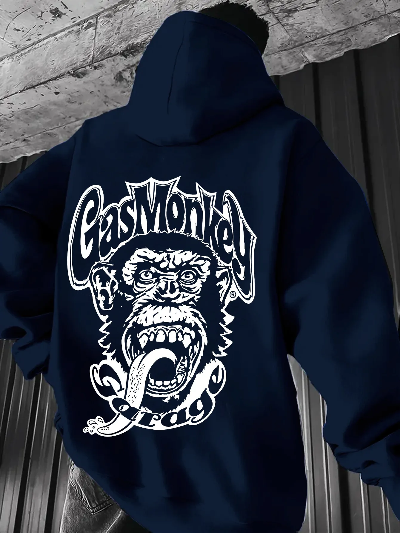Suéter masculino com capuz vermelho/borgonha profundo – estampa gráfica Gorilla & Gasmonkey resistente, letras brancas negrevidas, pulôver casual hoo