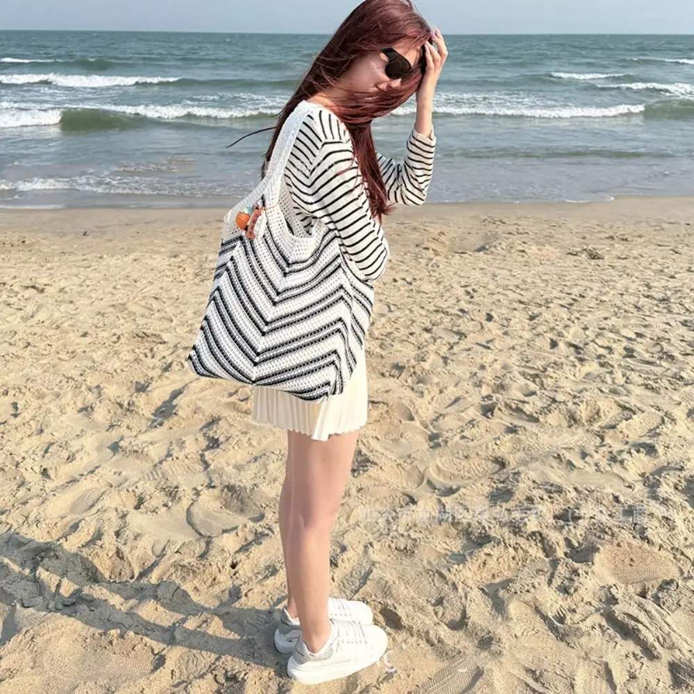 

Trendy Shoulder Bag Hollowed Out Knitted Bag Bohemian Large Capacity Beach Starw Bag Handbag Storage Bag Weave Bag Beach