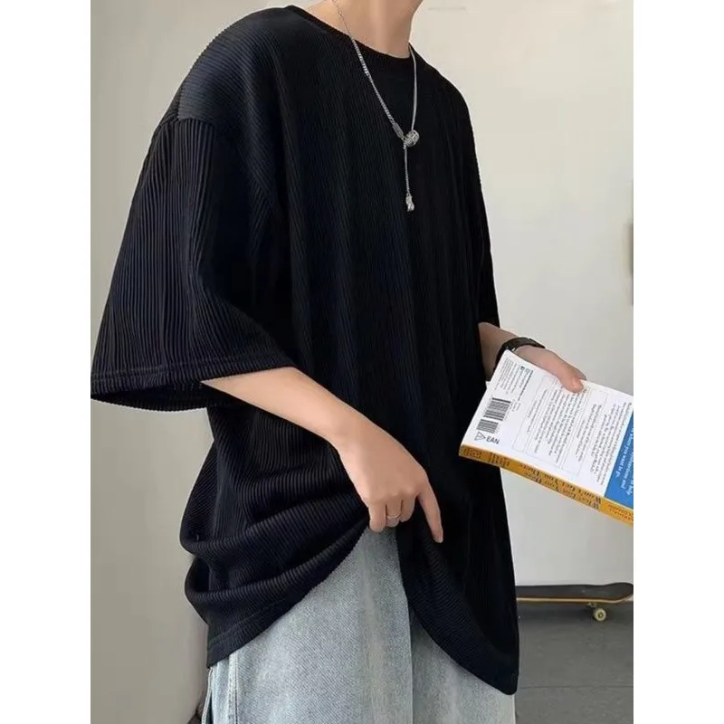 Drooping lodowy jedwab T-shirt z krótkim rękawem męski letni cienki design niszowy pięciopunktowy rękaw luźny wszechstronny prosty T-shirt modny