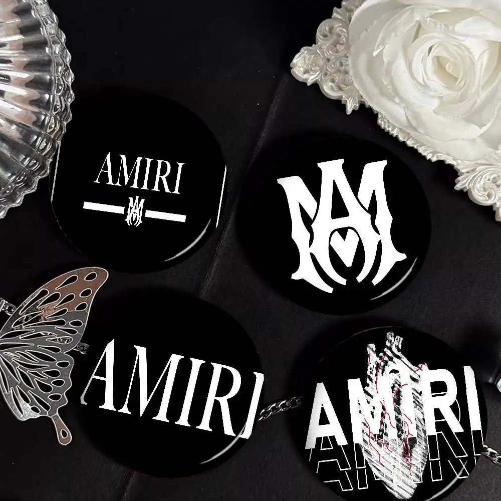Значки-броши с логотипом бренда A-Amiri, круглые, с надписями, креативные, для украшения рюкзаков и одежды, модные, мультяшные, ювелирные изделия, подарки