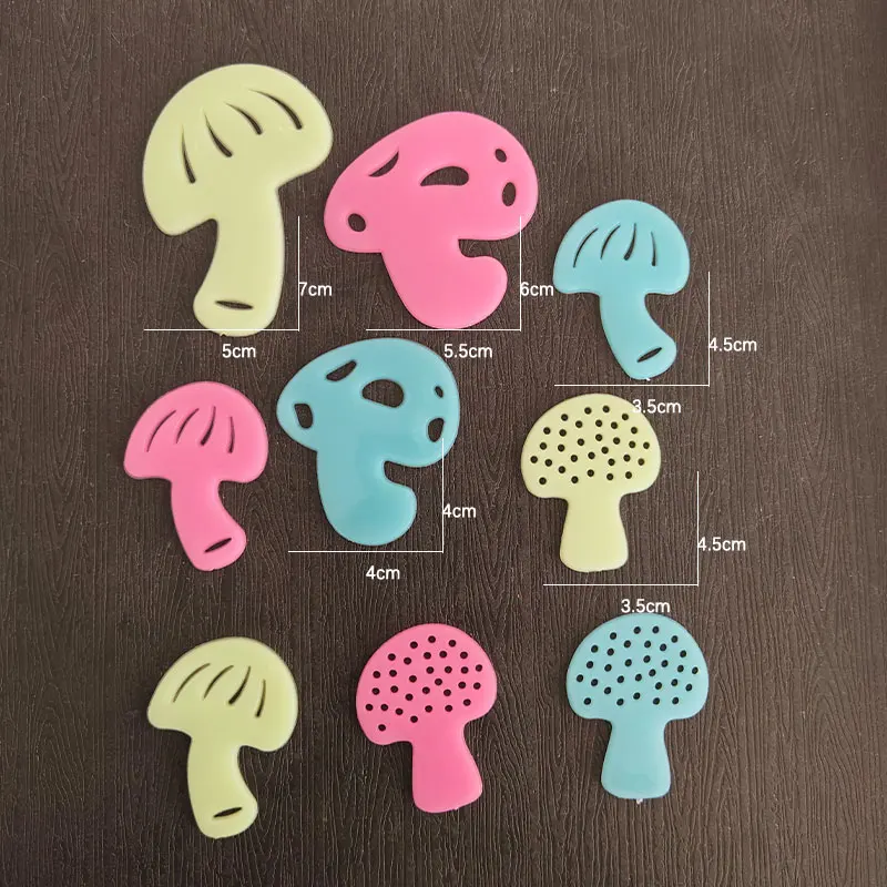 8pcs Luminous Mushroom Wall Stickers Lovely Plant Pattern Glow in the Night for The Room Ceiling Decoration Fluorescent Cartoon