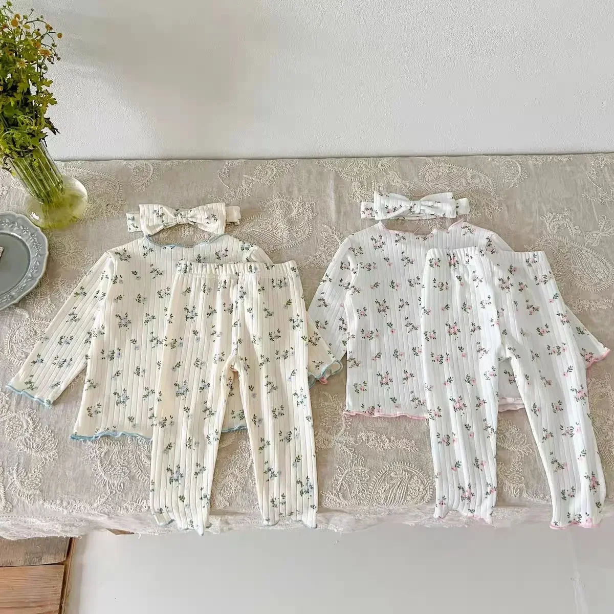 Cozy Autumn Pajama Set - Long-Sleeve Top + Elastic-Waist Pants with Botanical Print | Breathable Cotton for Cool Nights