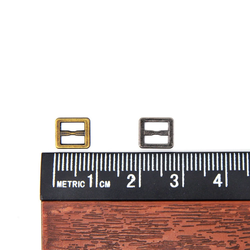 50pcs Mini Doll Belt Metal Buckle 6mm Micro Square Buckles for Doll Clothes Bags Strap Buttons DIY Dollhouse Craft Accessories