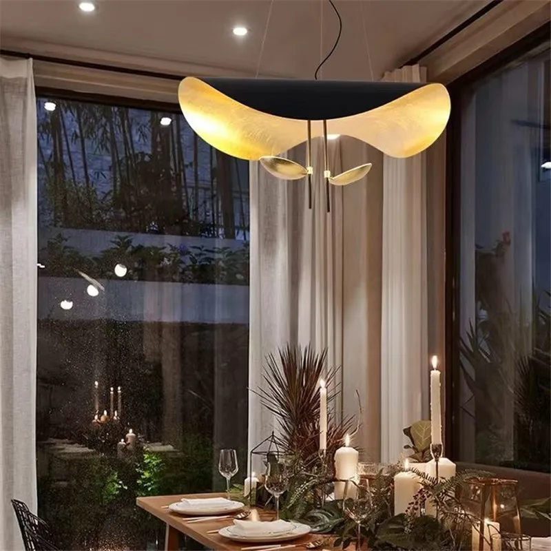 Lampe LED suspendue feuille d'or, simple et moderne, luminaire décoratif d'intérieur, idéal pour une salle à manger, un salon ou une chambre à coucher