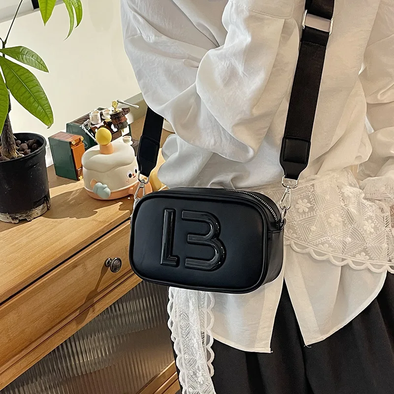 

2025 Women‘s Large Capacity Shoulder Crossbody Bag, Genuine Leather Multi-way Tote Purse, Vintage Chic Work Bag for Office