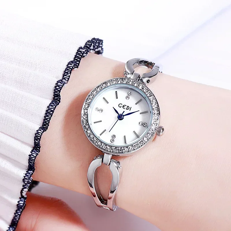 Women Watch Light Luxury Diamond Inlaid Bracelet Quartz Watch Versatile Fashion Waterproof Steel Belt Ladies Reloj Para Mujer