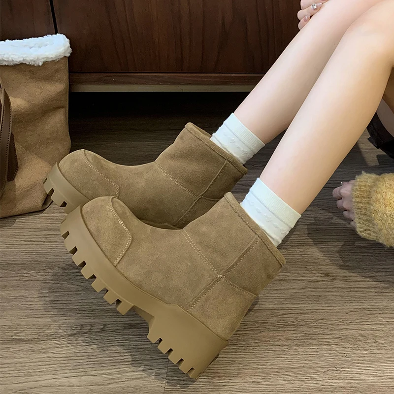 Winter Women's Thick pile Warm Short Boots Plus Size Cotton Shoes One-piece Fur Lined Snow Boots design Casual Cotton Shoes