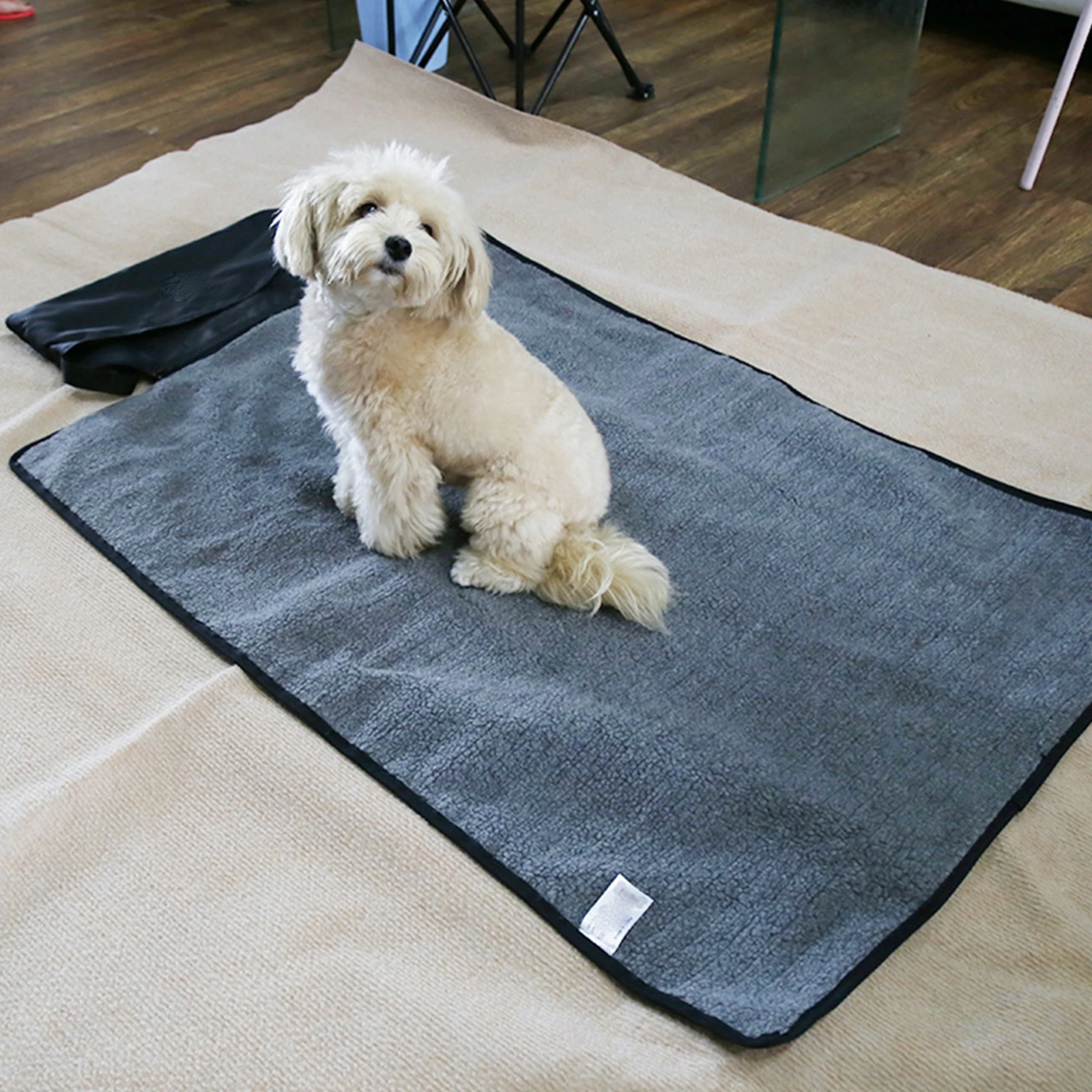 

Portable Washable Pet Blanket for Dogs Cats Foldable Travel Mat Outdoor Indoor Use Anti-Dirt Mud Waterproof Bottom Black