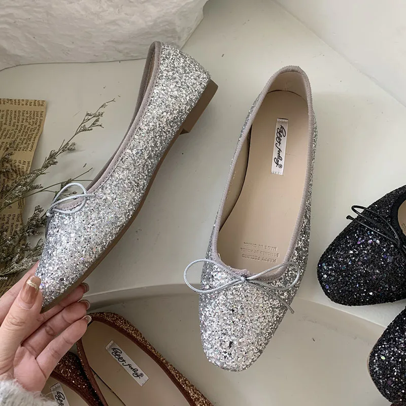 2024 Nieuwe Rode Strook Merk Vrouwen Platte Schoenen Mode Bling Dames Elegante Balletschoenen Platte Hak Zachte Outdoor Casual Ballerina \'S