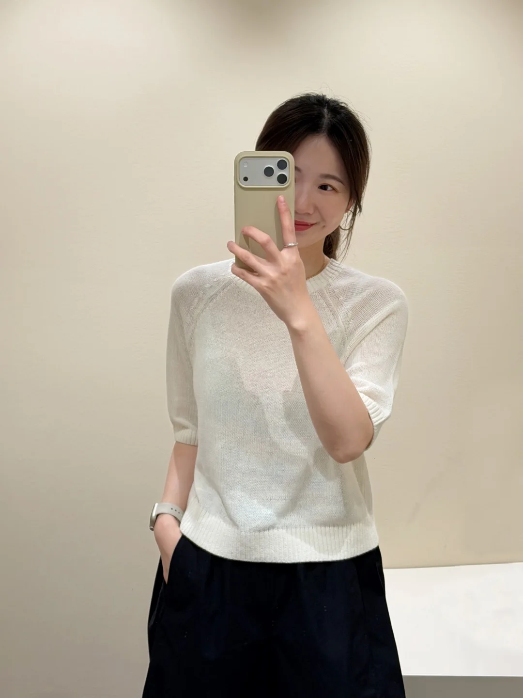 MOSA Select: Blusa Feminina de Malha com Manga Curta, Material de Linho, Design com Inserção nos Ombros, Nova Coleção de Verão, Caimento Solto, Gola Redonda