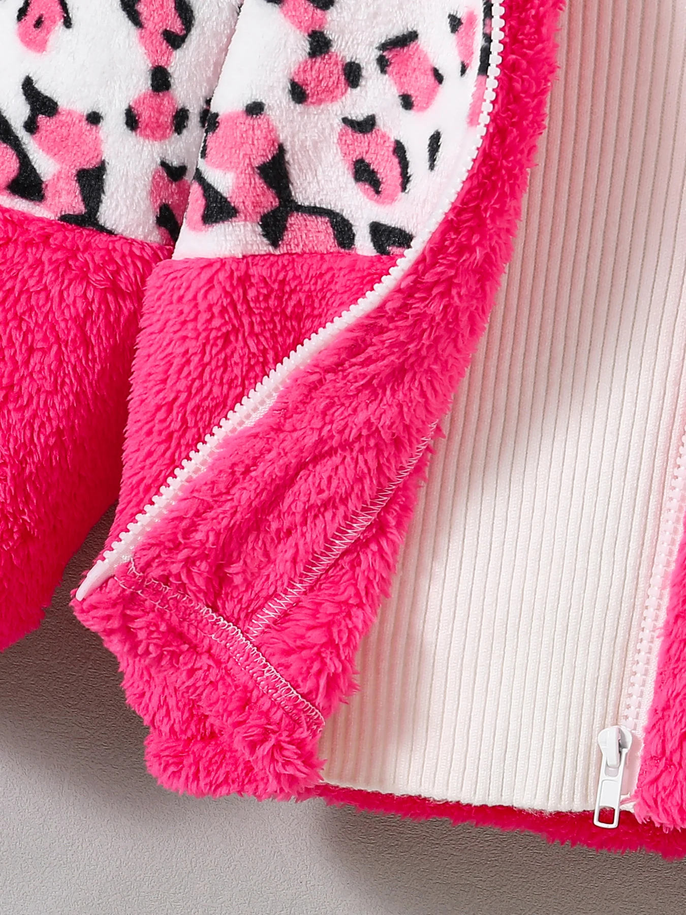 Girls\' winter coral fleece leopard print color-blocked hooded jacket. Winter casual jacket.