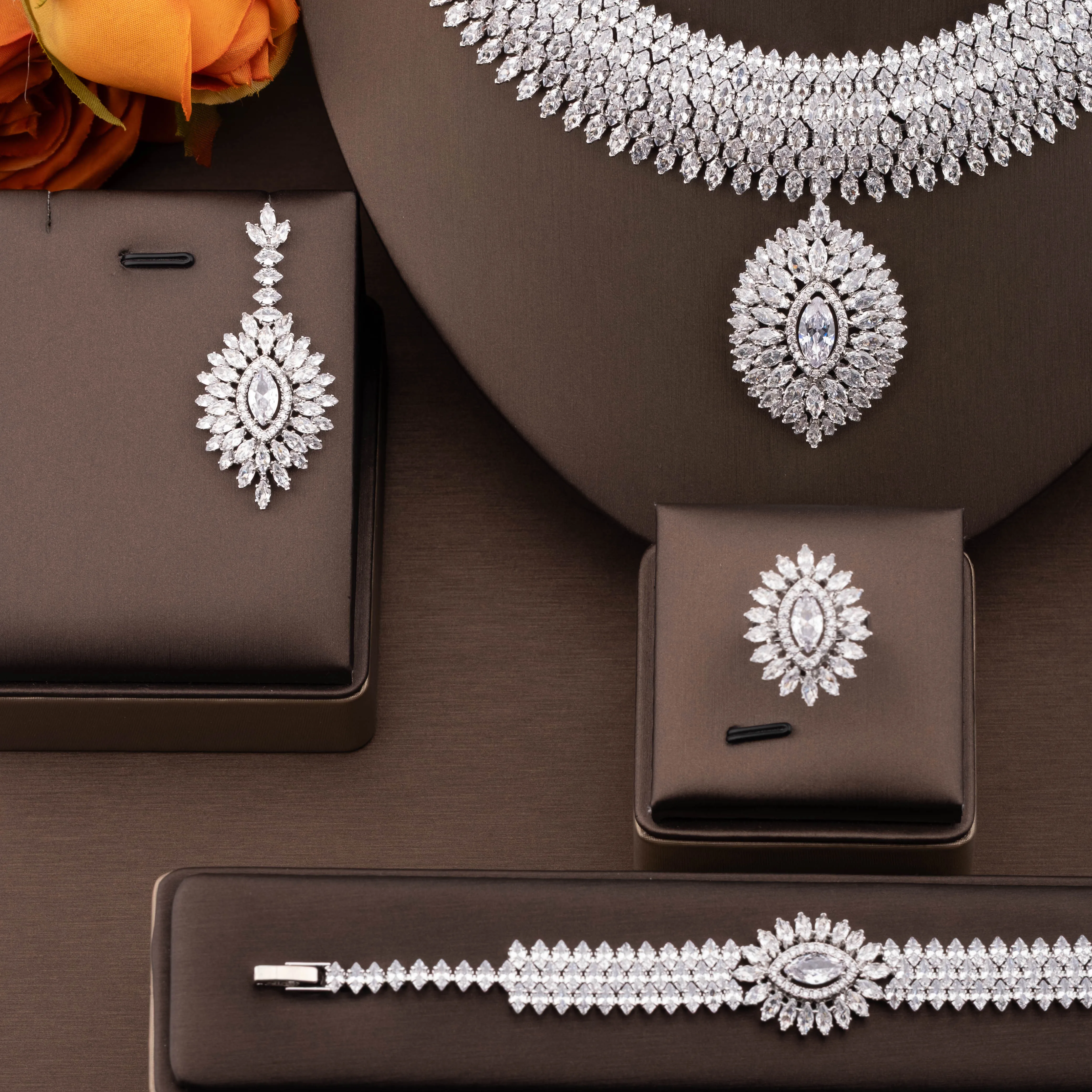 1 Set of Luxurious and Elegant Jewelry Set with Sparkling Cubic Zirconia and Marquise Flower Cluster Design, Suitable for Women to Wear at Weddings and Banquets. Gift Box Not Included