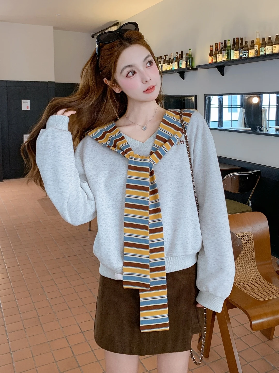 

Korean Striped oulder V-ne Sweatirt ort Skirt Set Women's 2026 Spring Autumn Loose Casual Two-piece Set