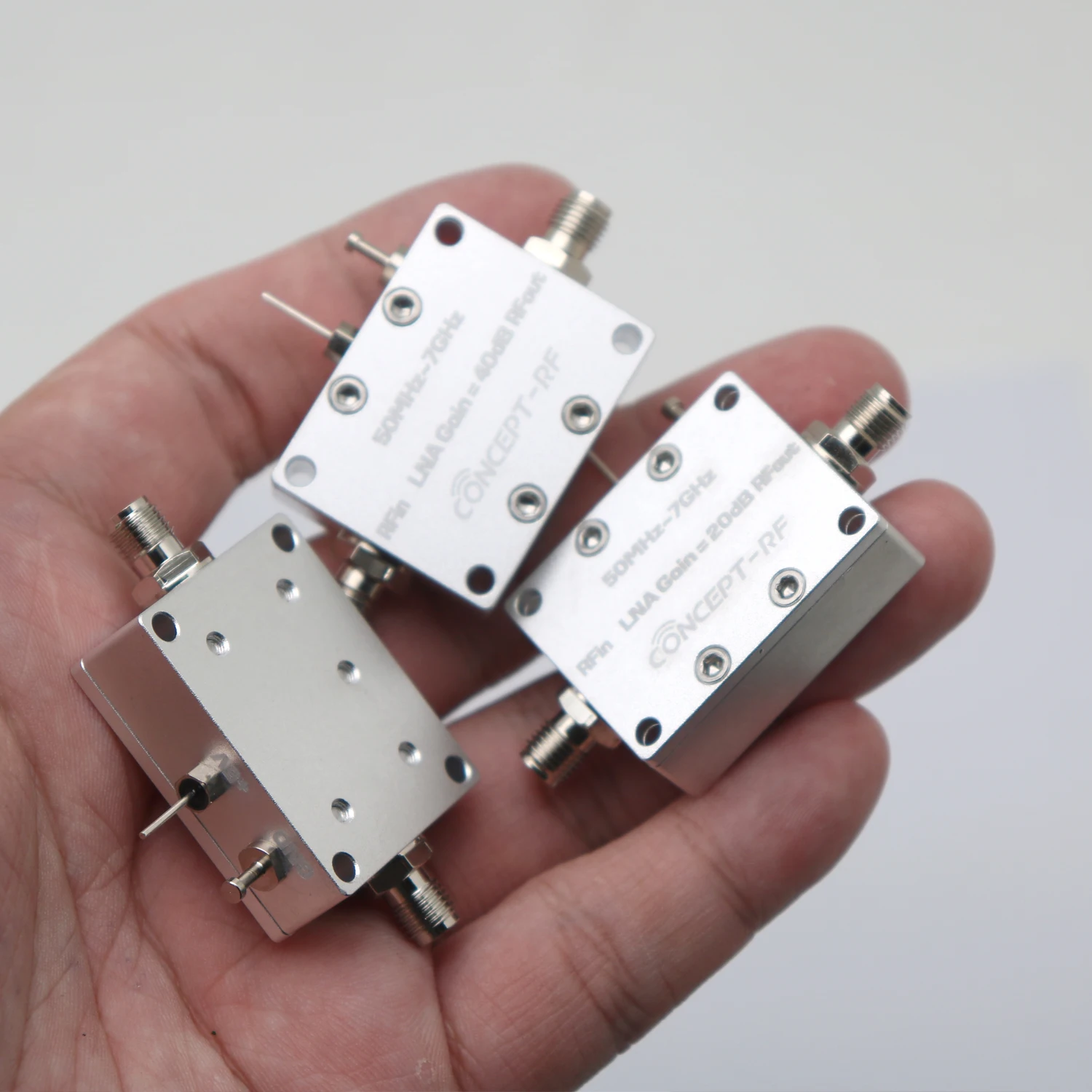 50MHz‑6GHz Broadband Ultra Low Noise LNA Amplifier 20‑40dB NF=0.4dB for SDR Radio Receiver System AM/FM/MW RF Signal DriverBoard