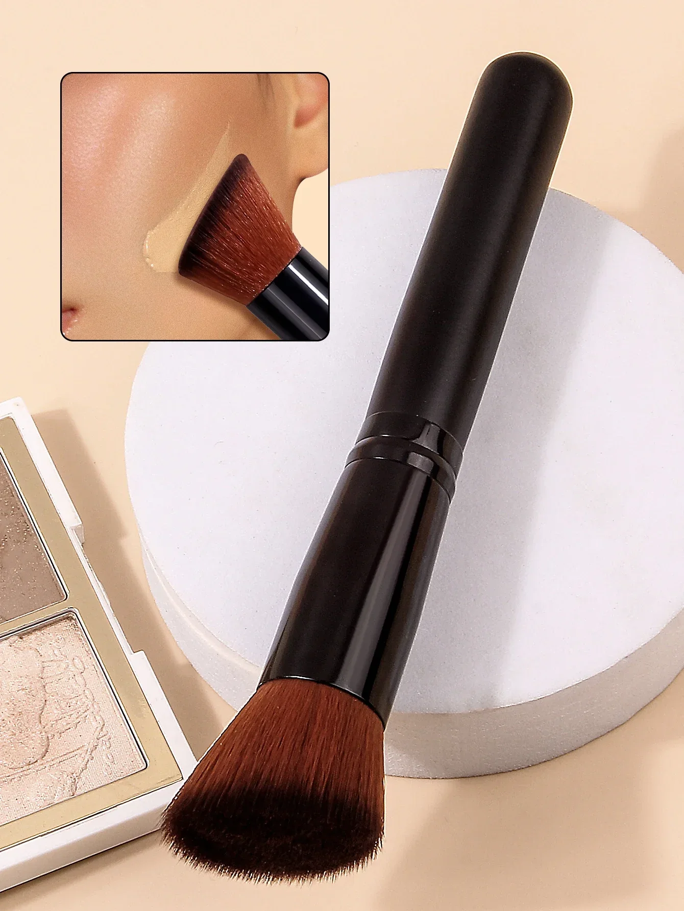 Pinceau à Blush pour fond de teint coudé – Outil de maquillage polyvalent pour liquide, crème et poudre, essentiel de voyage pour débutants