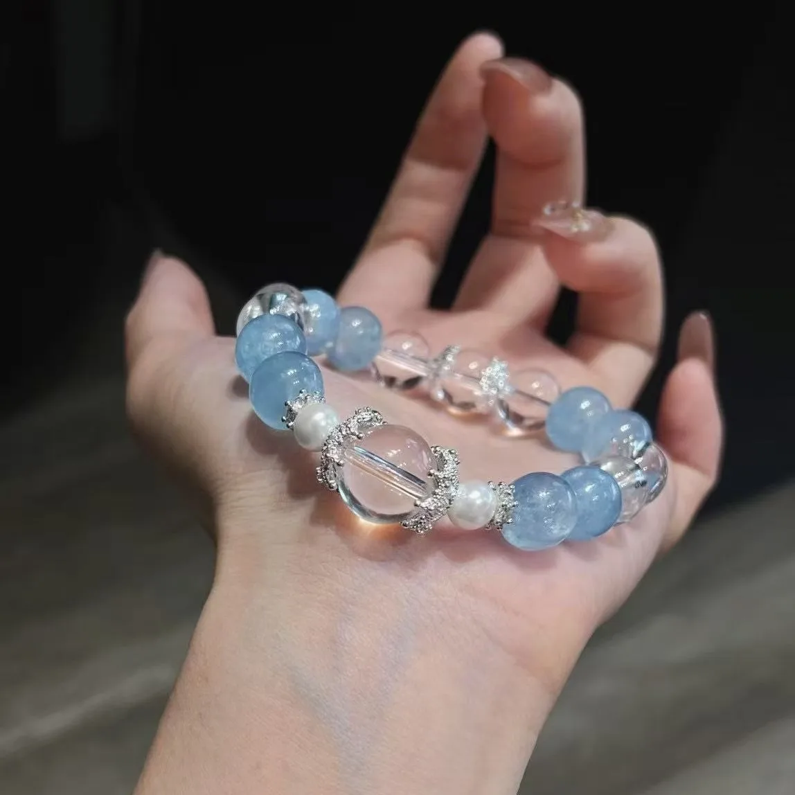 

Natural White Crystal Aquamarine Bracelet Ladies Light Luxury Fashion Bracelet