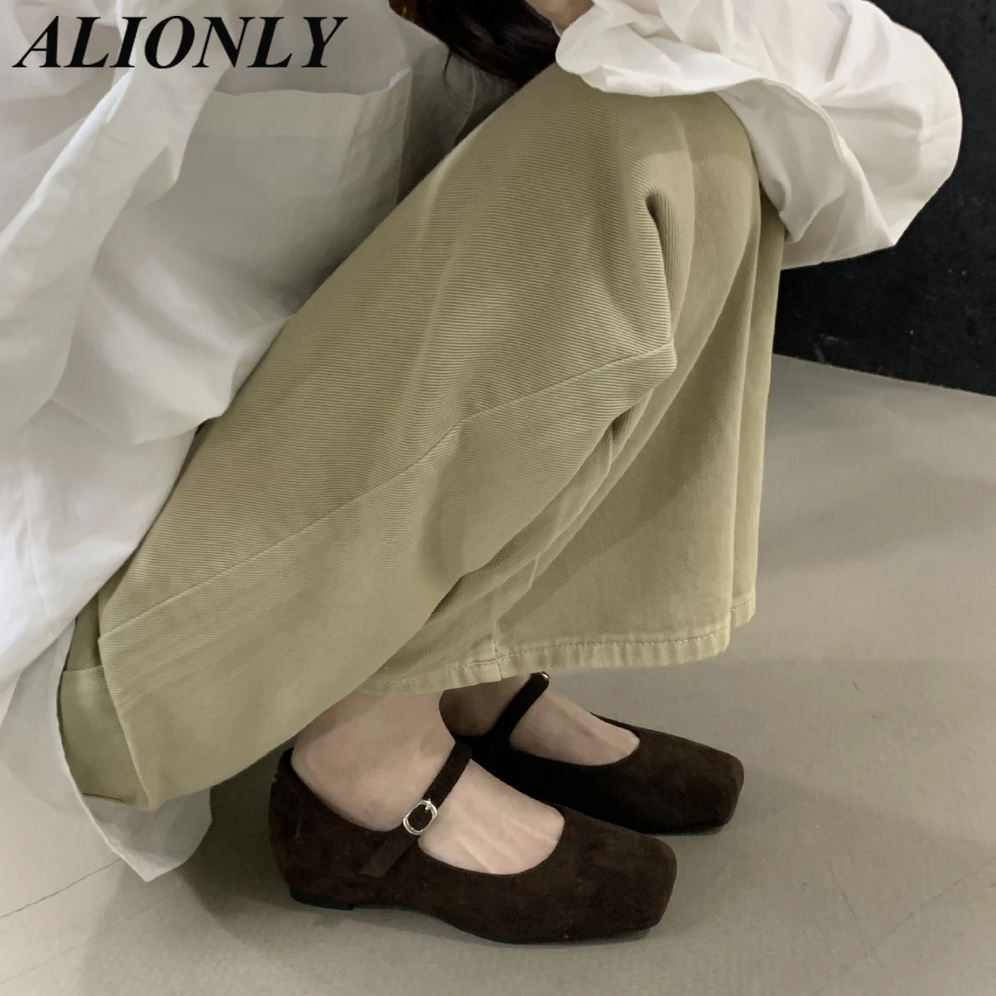 Alionly 2026 جديد الخريف خمر لينة سوليد جولة تو منخفضة أعلى حذا فردي للسيدات نسخة من الأحذية Suedepatterned #1