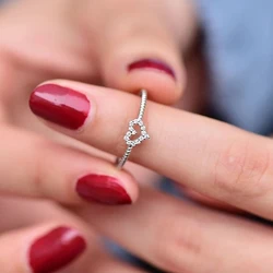 Huitan Fancy Hollow Heart Finger-ring for Women Paved Bling Cubic Zircon Temperament Sweet Love Rings Delicate Gift Chic Jewelry
