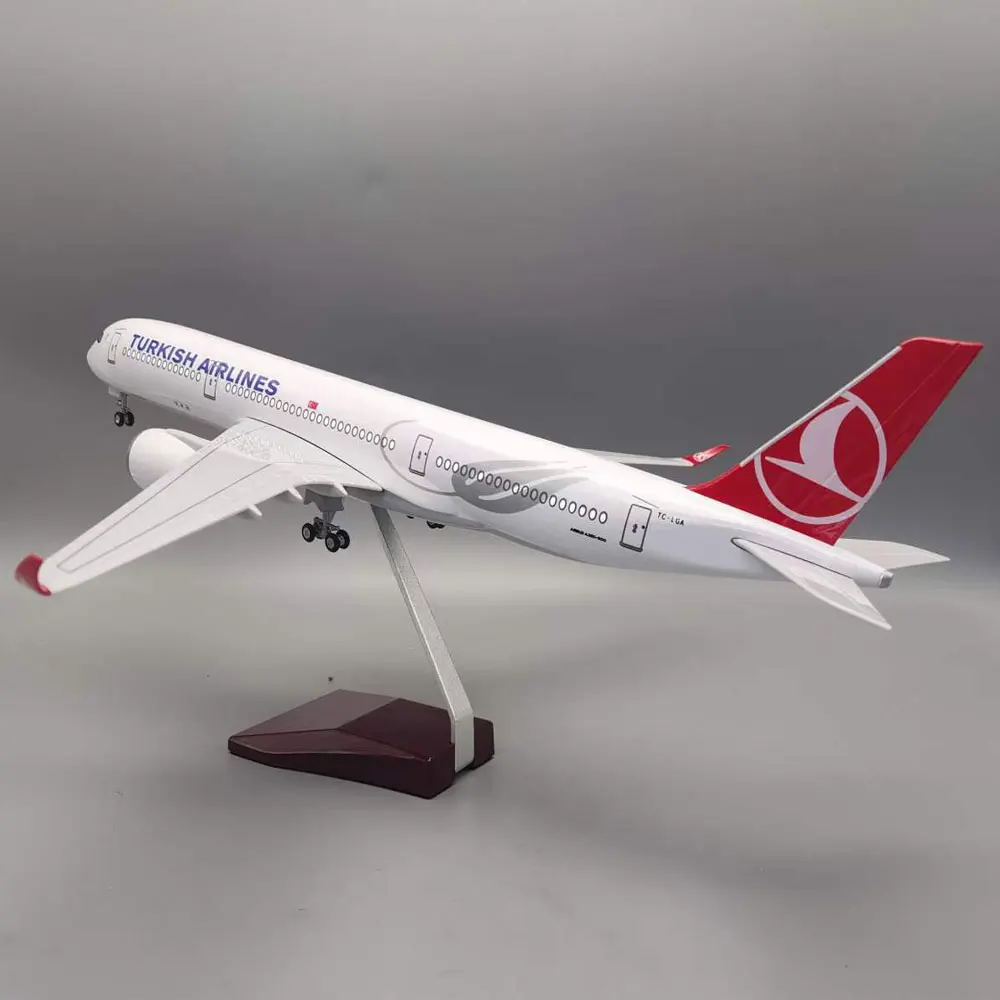 Airbus A350 Turkish Airlines 47CM 1:142 Scale Aircraft Model LED Light Die-casting Machine Collected As A Gift By Aviation