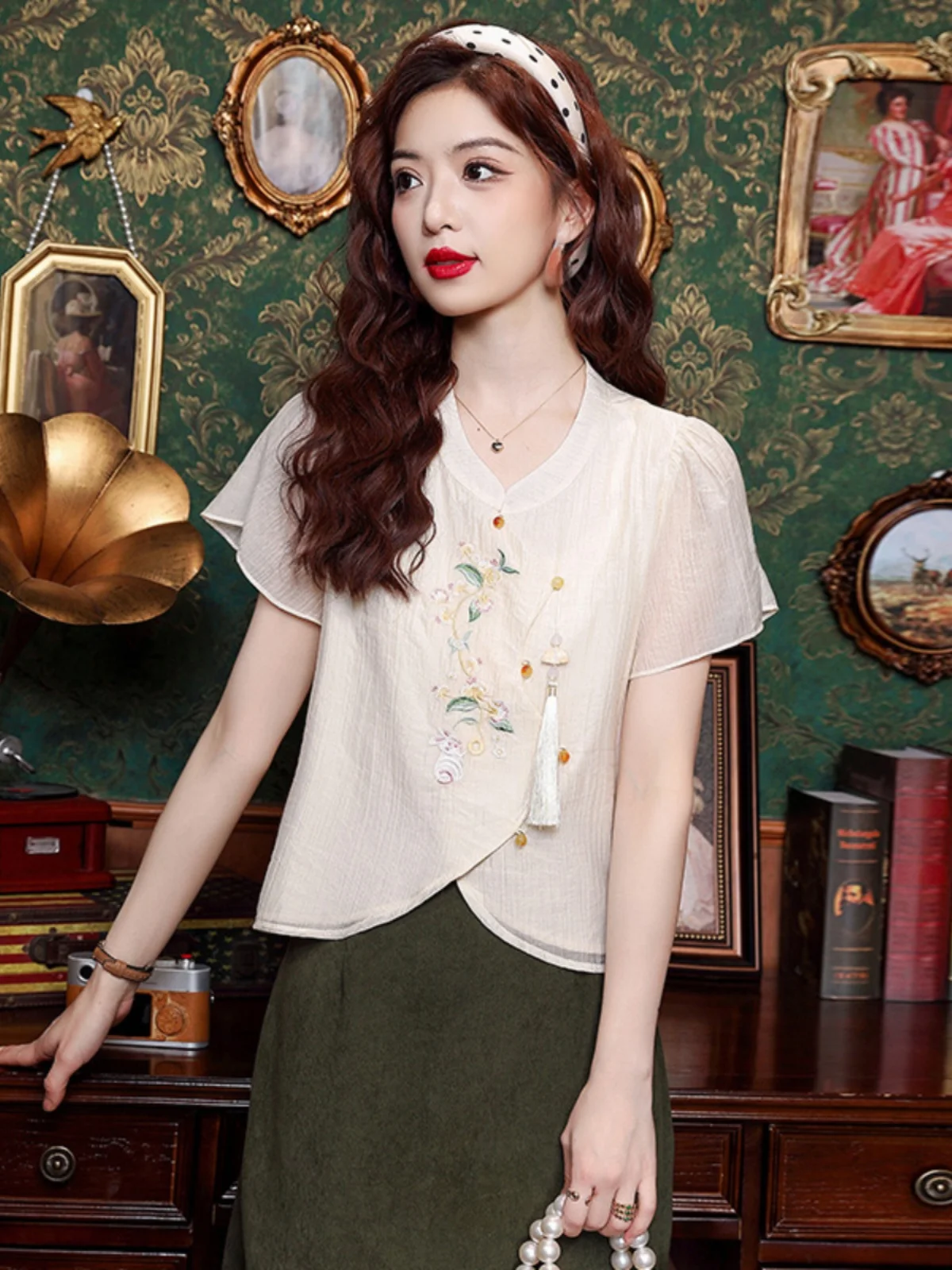 

Новый китайский топ с тяжелой вышивкой ort Sve, женский летний элитный топ с кисточками на пуговицах Personali National