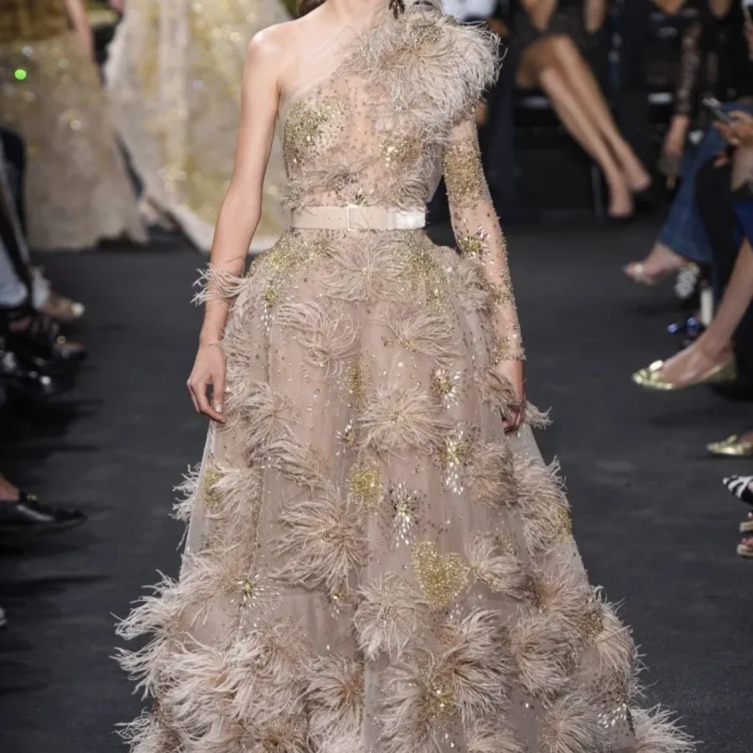 

Luxury Feather Evening Dresses Sweep Train A Line Red Carpet Dress One Shoulder Long Sleeve Crystal Prom Party Gowns Customized